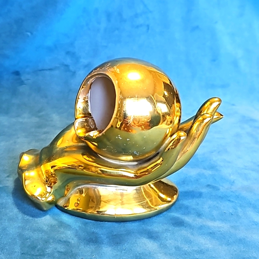 Vintage 1960s MCM ashtray, hand shape, gold tone. Fantastic mid century decor